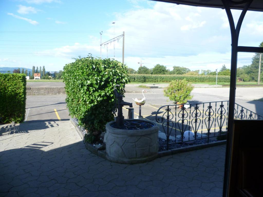 Hotel Speiserestaurant Bahnhof Güttingen Εξωτερικό φωτογραφία