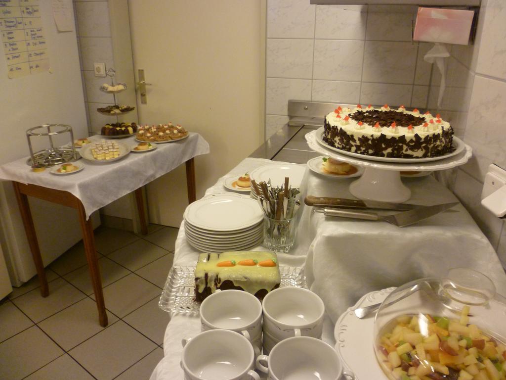 Hotel Speiserestaurant Bahnhof Güttingen Εξωτερικό φωτογραφία