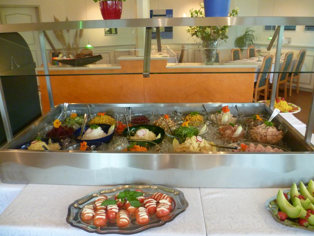 Hotel Speiserestaurant Bahnhof Güttingen Εξωτερικό φωτογραφία